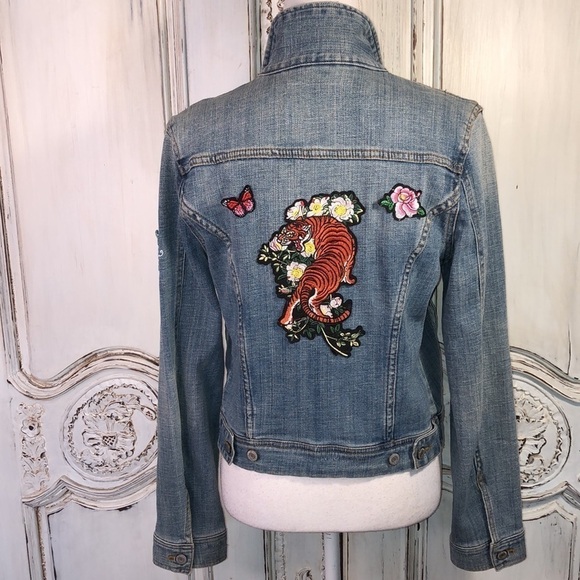 EUNINA Outerwear Medium Wash Embroidered Tiger Patches Jean Jacket Size S - Picture 7 of 12